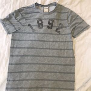 Abercrombie boys T-shirt size L